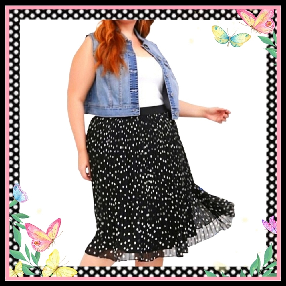 TORRID ● POLKA DOT ● BROOMSTICK PLEATED ● SKIRT ● NWT